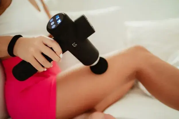 Pistolet do masażu: jaki wybrać? Poradnik eksperta, by nie żałować!
