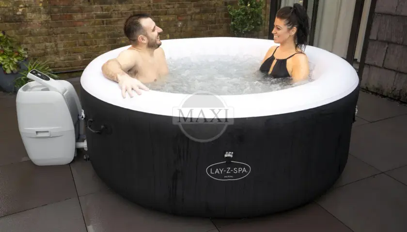Dmuchane jacuzzi Lay-Z-Spa: który wybrać i ile kosztuje relaks?