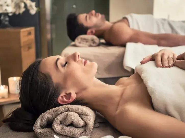 Spa dla par: Wybierz idealny pakiet i odnów bliskość